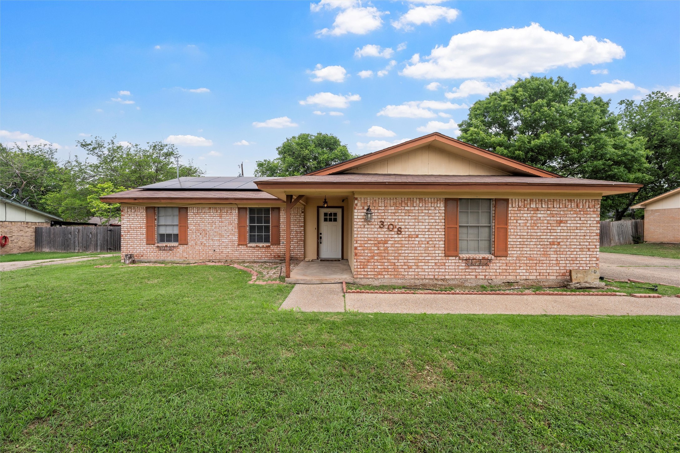 308 W Spring Valley Drive Hewitt TX 76643