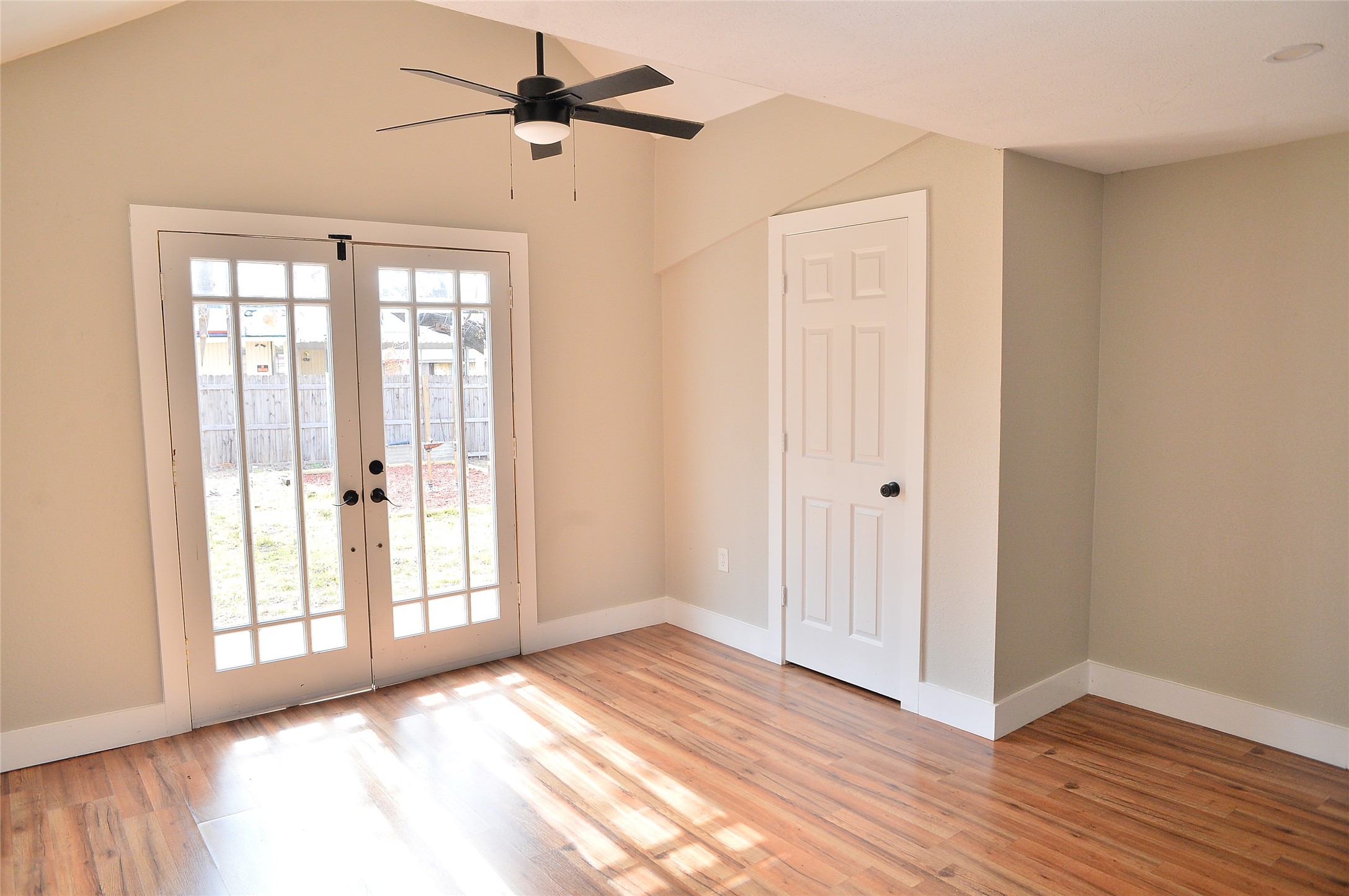 2010 Wesley Drive Arlington TX 76012