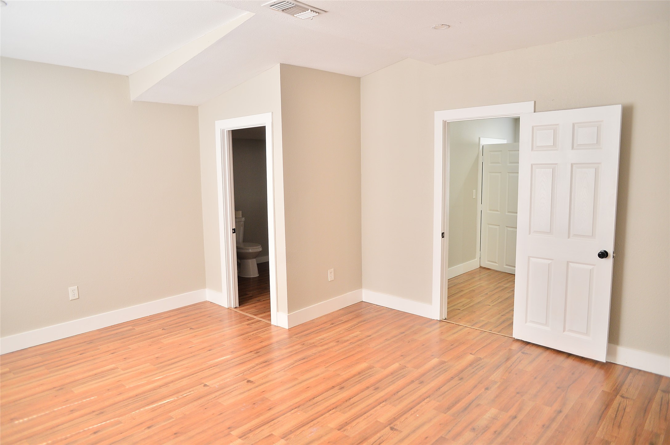 2010 Wesley Drive Arlington TX 76012