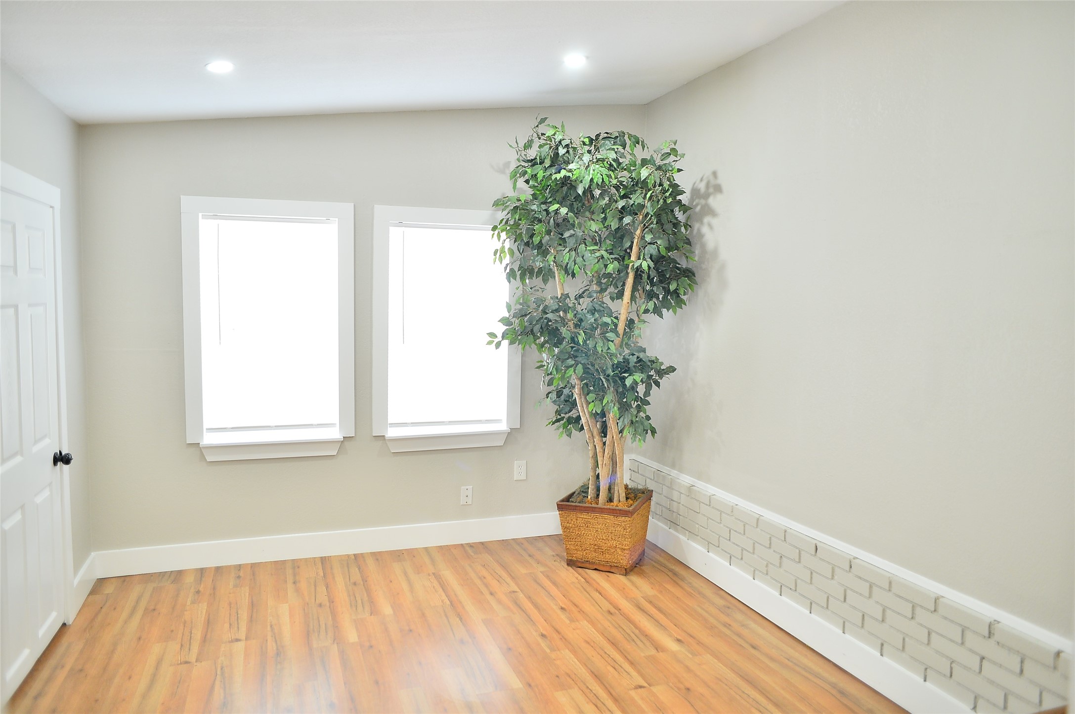 2010 Wesley Drive Arlington TX 76012