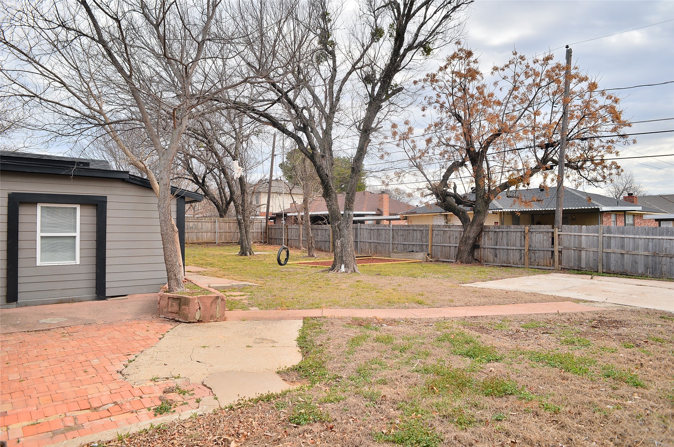 2010 Wesley Drive Arlington TX 76012