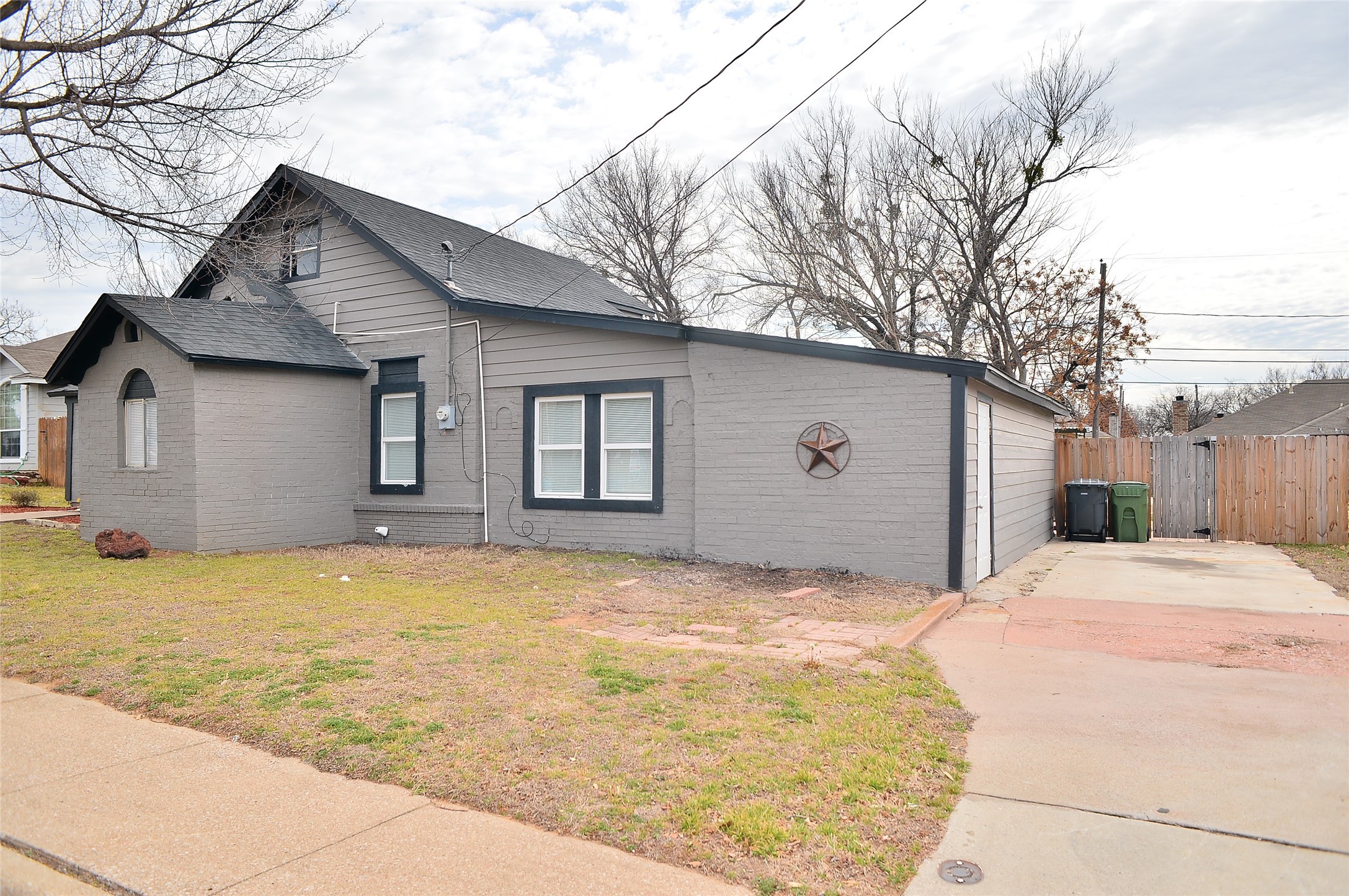 2010 Wesley Drive Arlington TX 76012