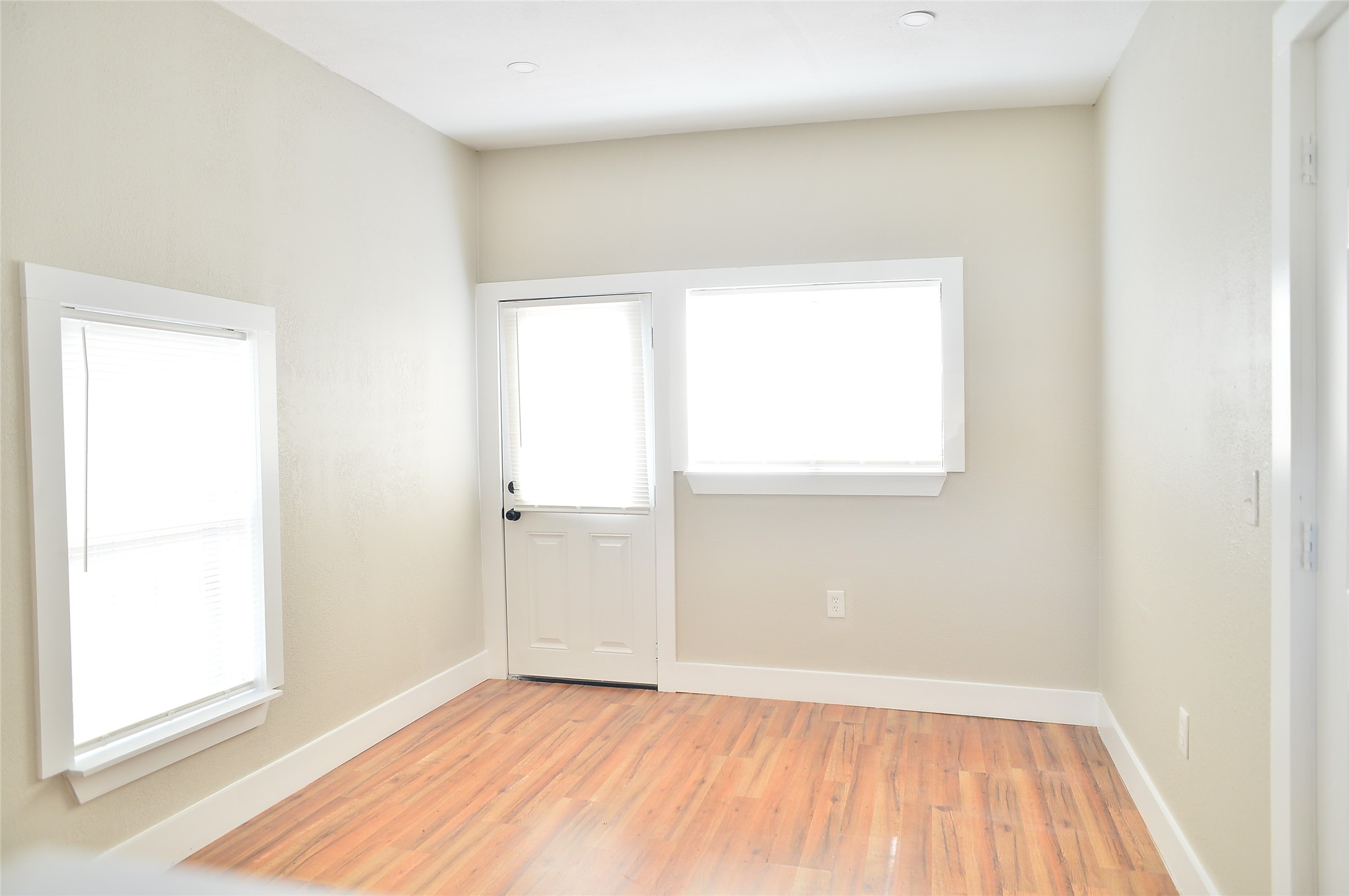 2010 Wesley Drive Arlington TX 76012