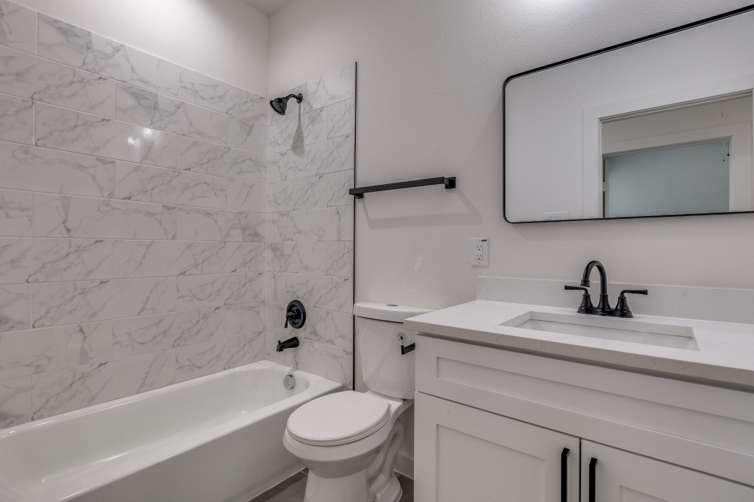2427 Merlin Street Dallas TX 75215