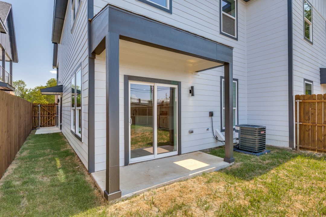 2427 Merlin Street Dallas TX 75215