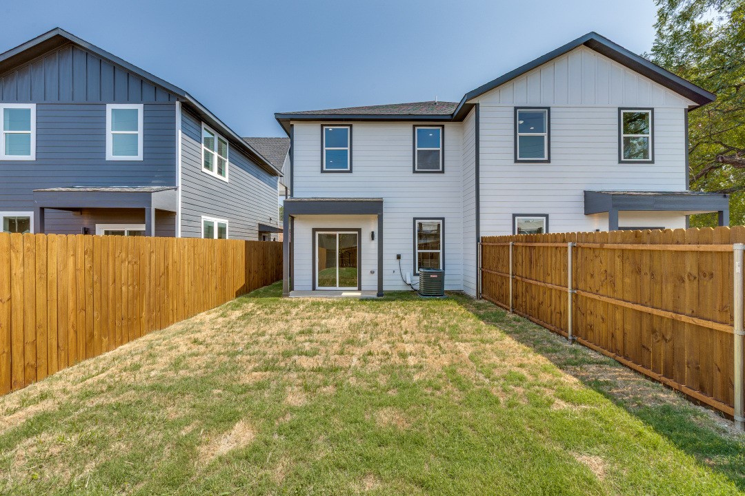 2427 Merlin Street Dallas TX 75215