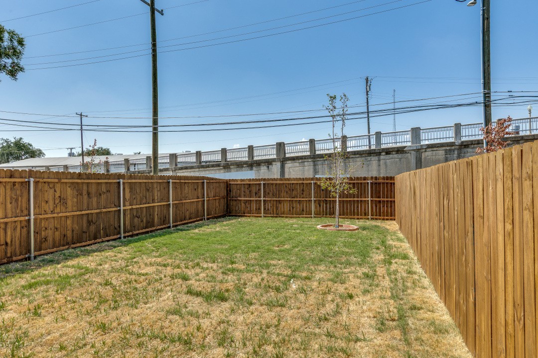 2427 Merlin Street Dallas TX 75215