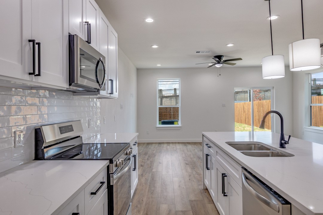 2427 Merlin Street Dallas TX 75215