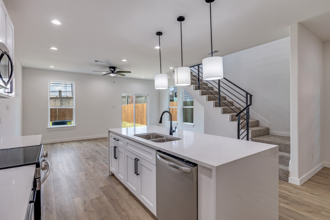 2427 Merlin Street Dallas TX 75215