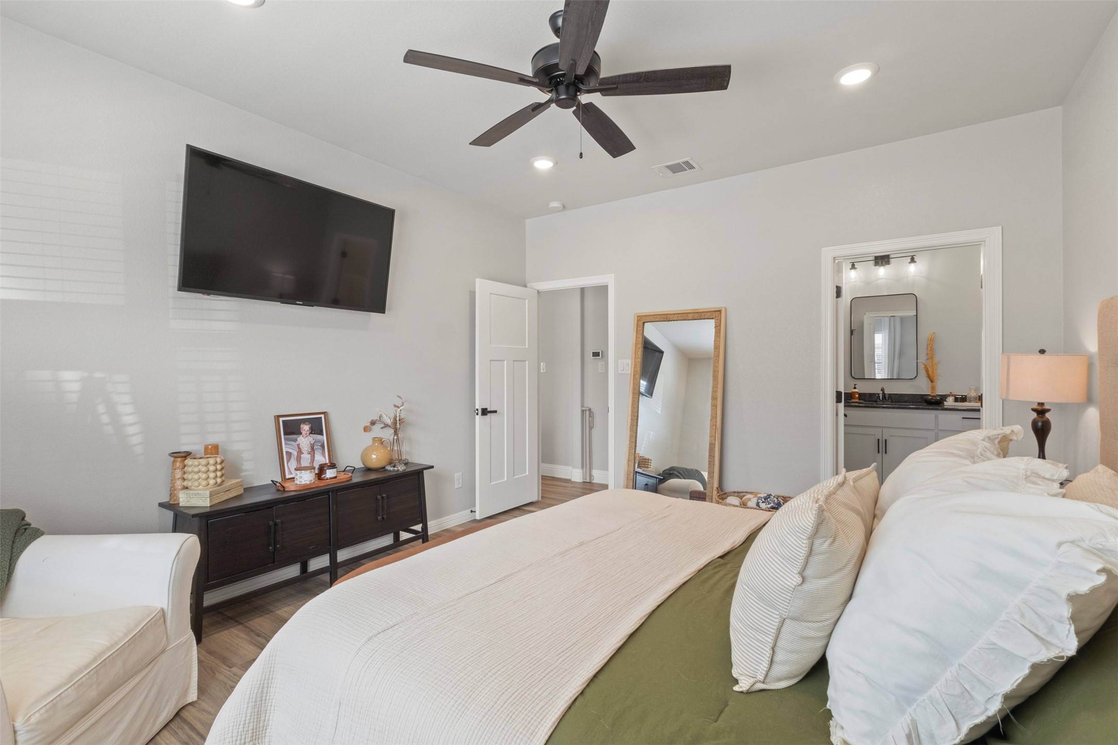 616 Charlotte Lane Burleson TX 76028