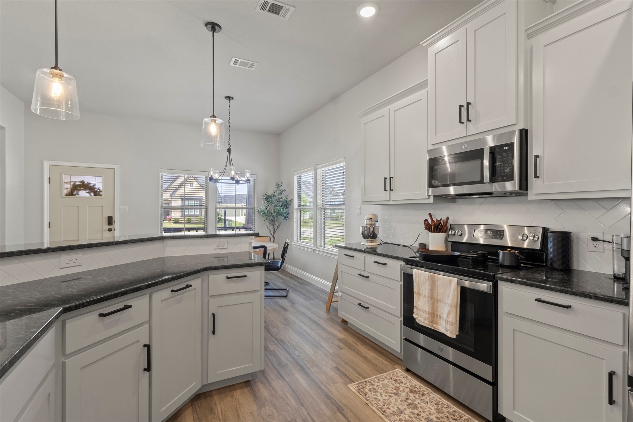 616 Charlotte Lane Burleson TX 76028