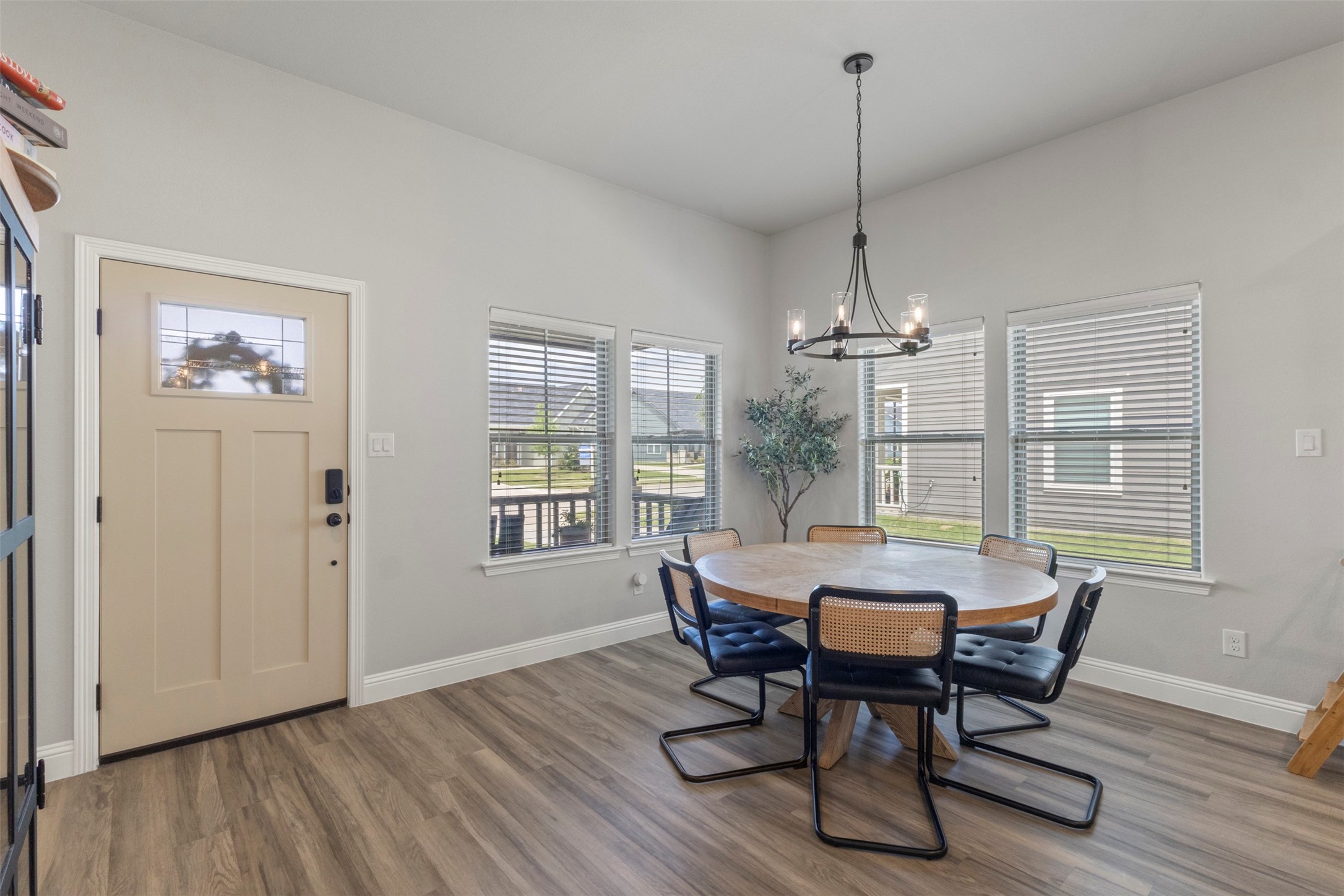 616 Charlotte Lane Burleson TX 76028