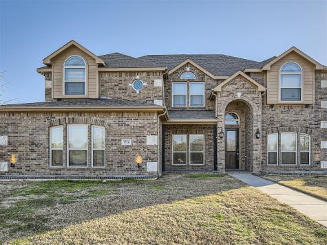 1526 Diamond Creek Lane Kennedale TX 76060