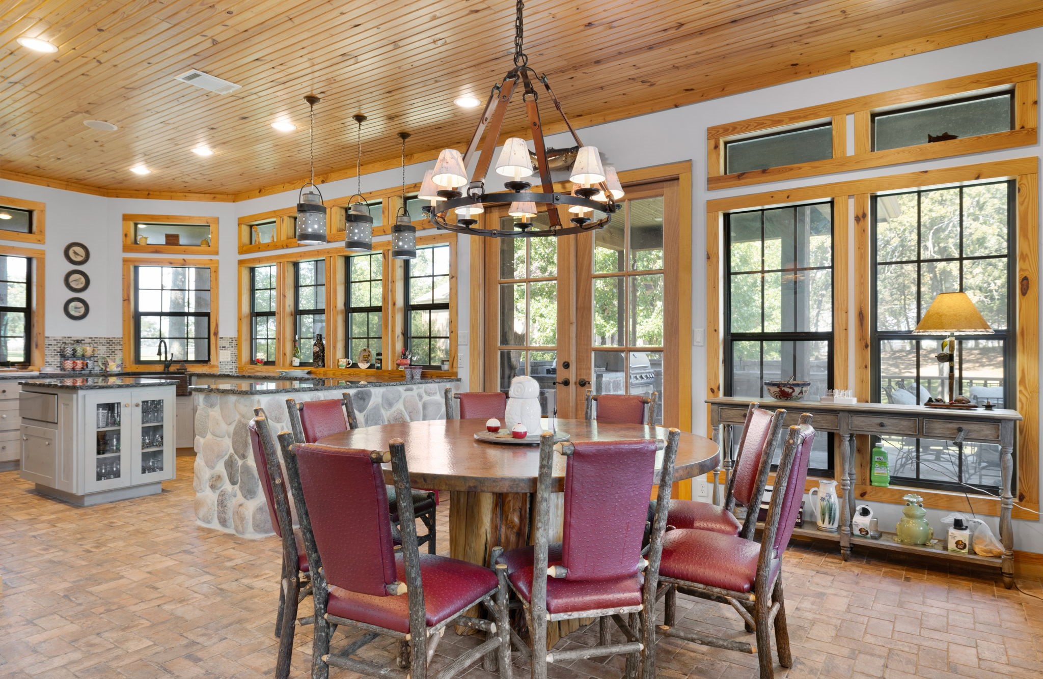 2501 Forest Hill Drive Tool TX 75143
