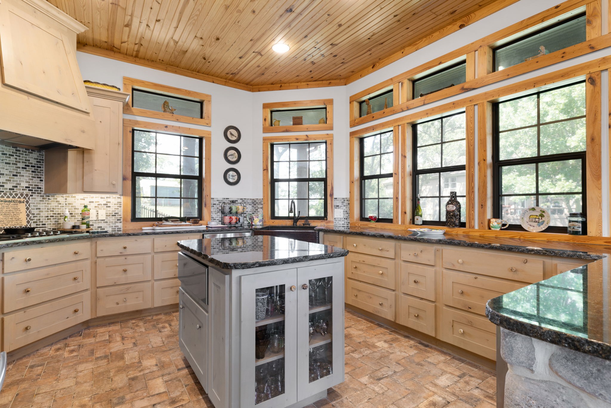 2501 Forest Hill Drive Tool TX 75143