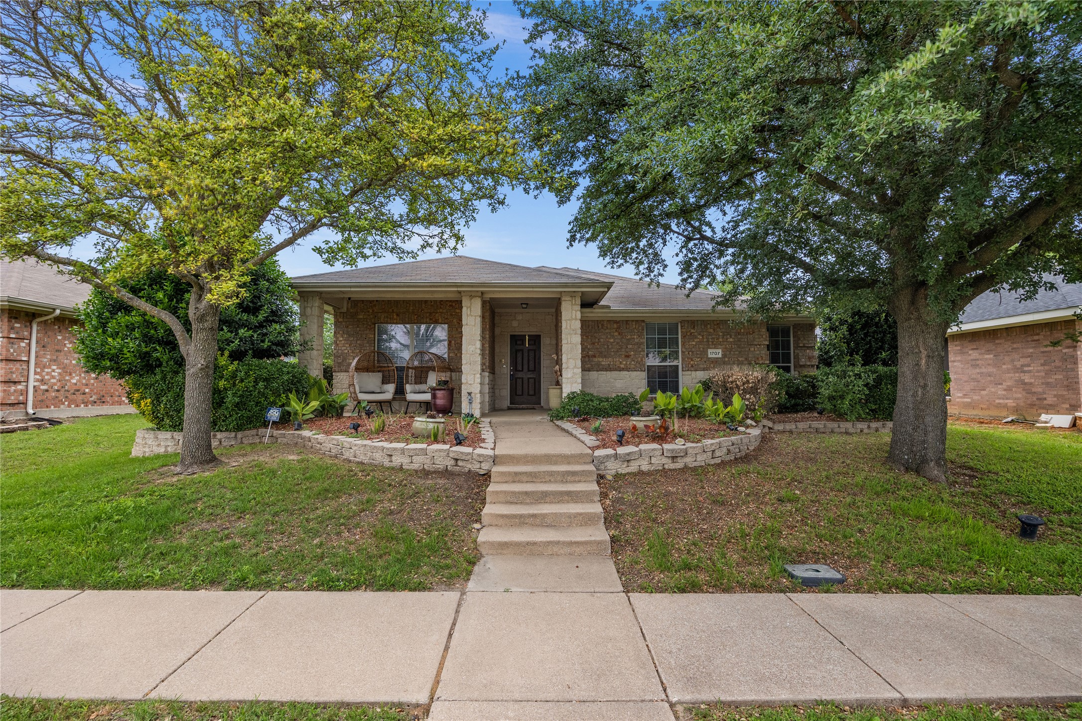 1707 W Venus Drive Lancaster TX 75134
