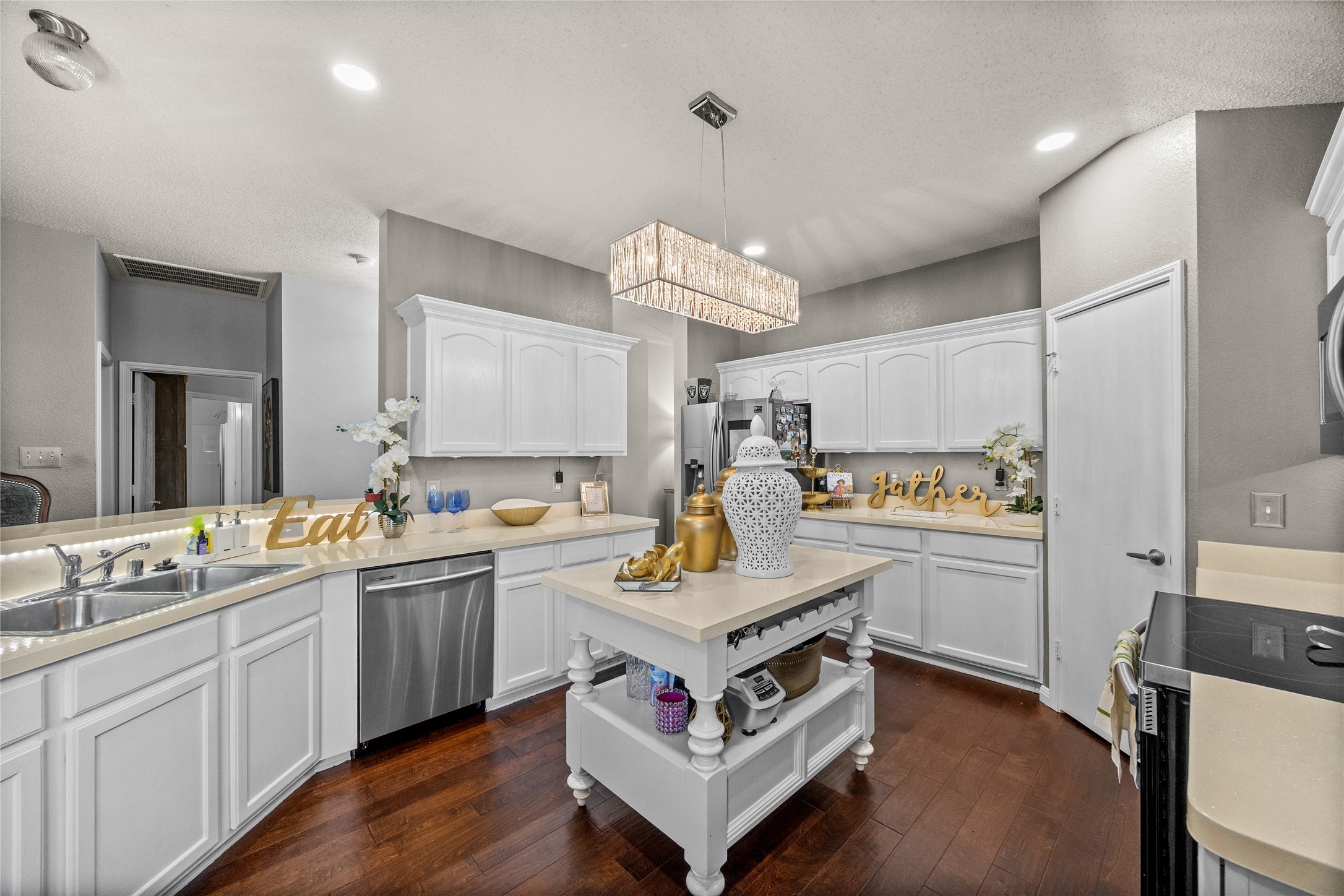 1707 W Venus Drive Lancaster TX 75134