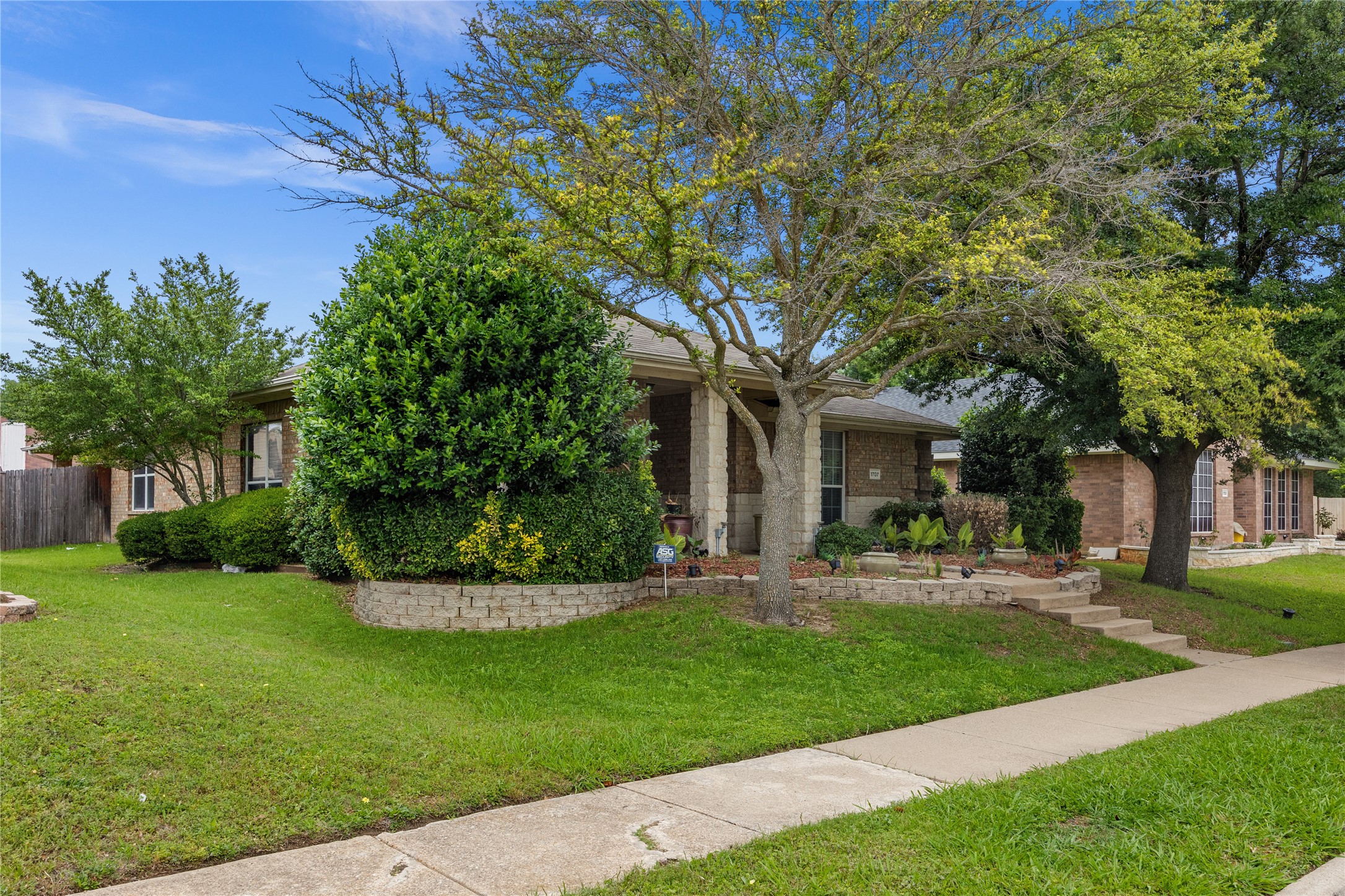 1707 W Venus Drive Lancaster TX 75134