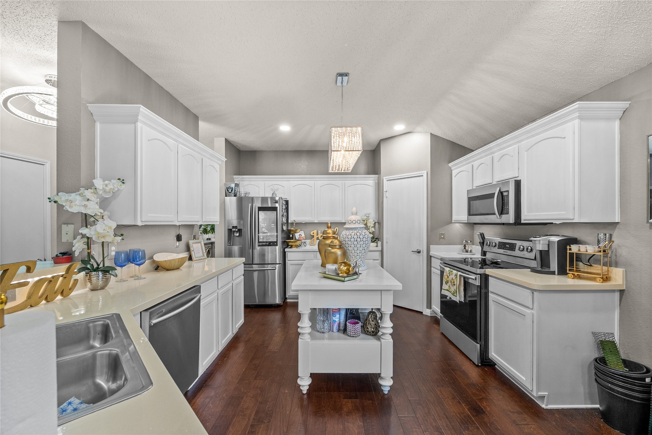 1707 W Venus Drive Lancaster TX 75134