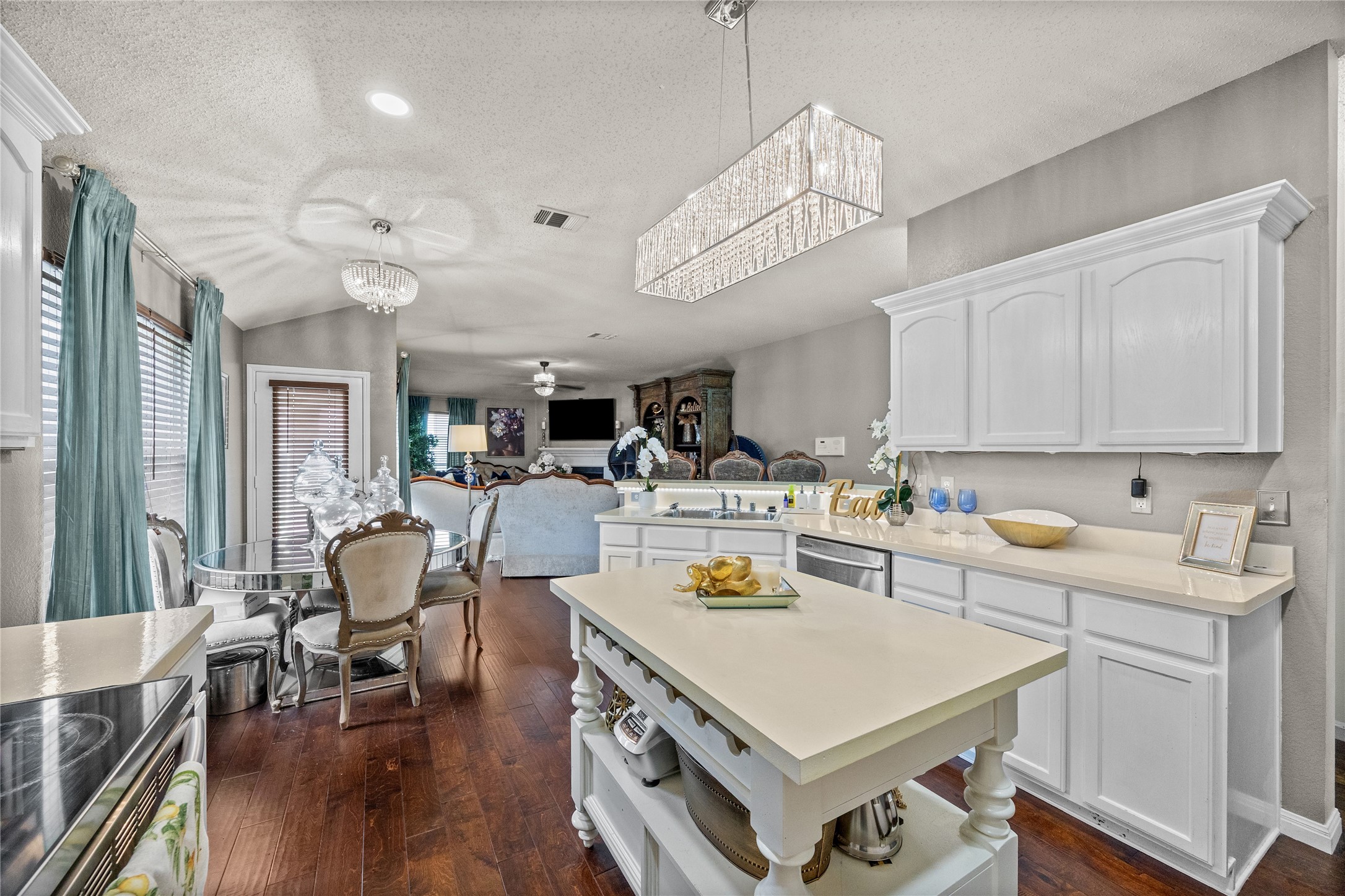 1707 W Venus Drive Lancaster TX 75134