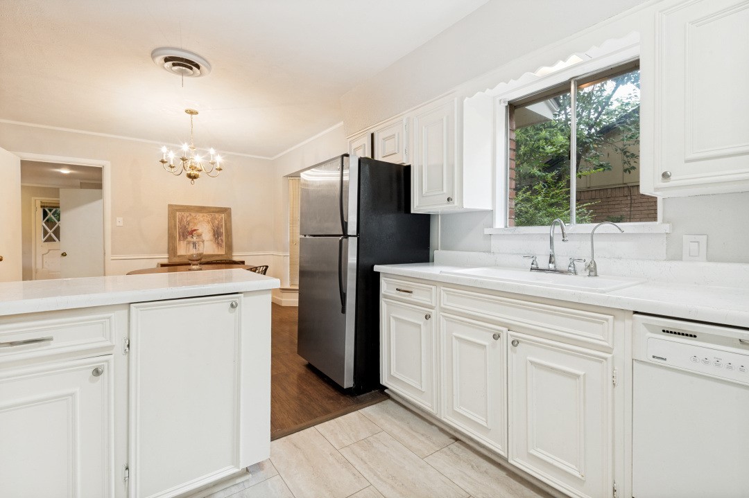1809 Glenbrook Drive Irving TX 75061