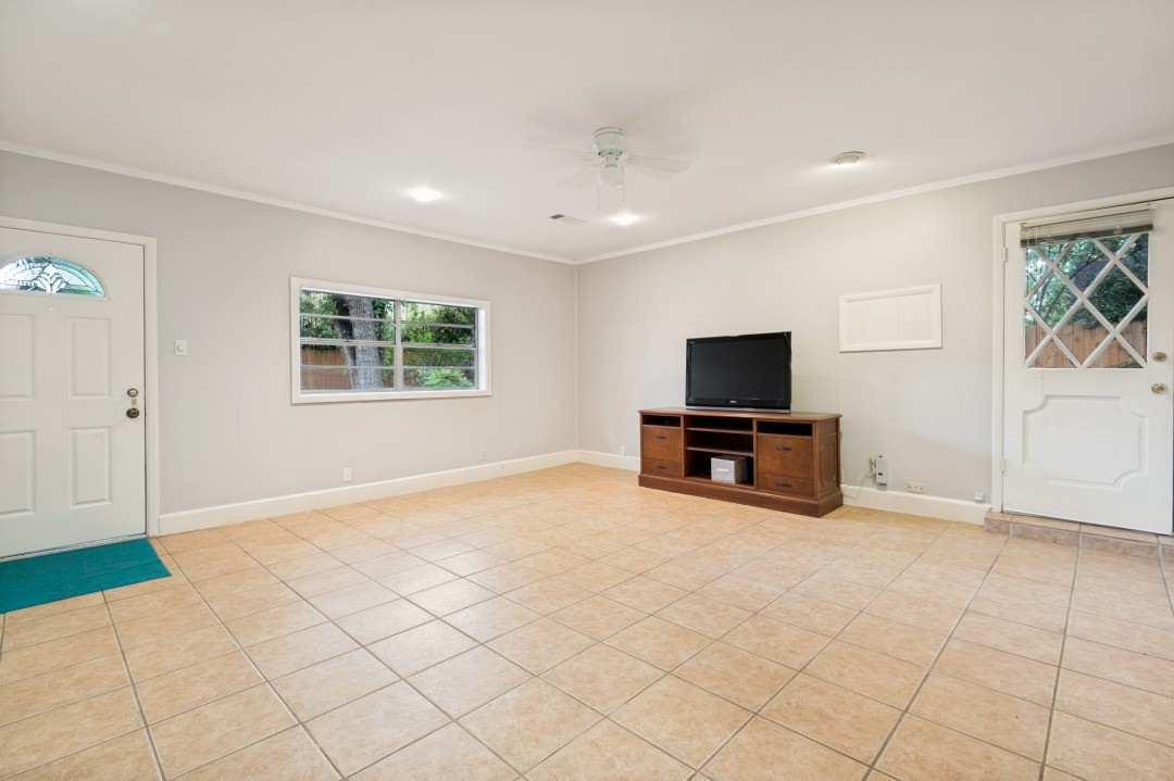 1809 Glenbrook Drive Irving TX 75061