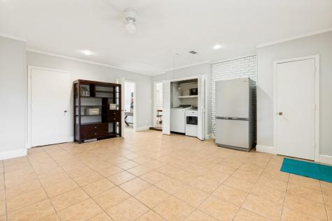 1809 Glenbrook Drive Irving TX 75061