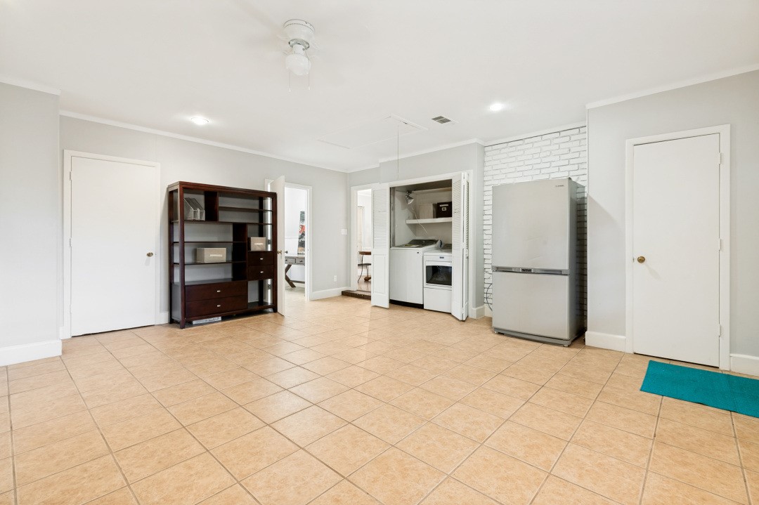 1809 Glenbrook Drive Irving TX 75061