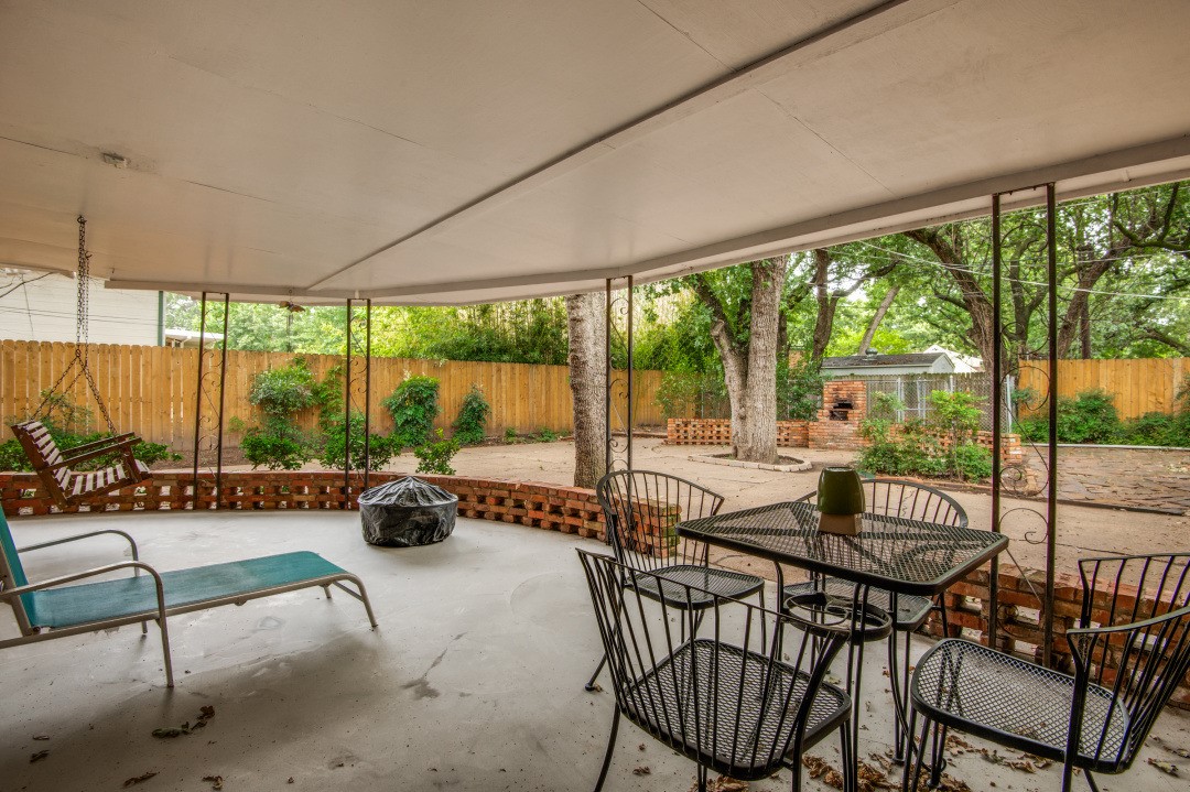 1809 Glenbrook Drive Irving TX 75061