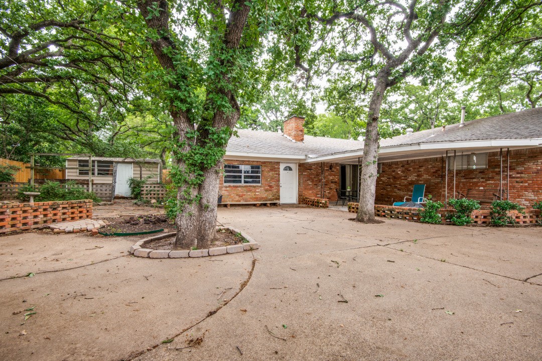 1809 Glenbrook Drive Irving TX 75061