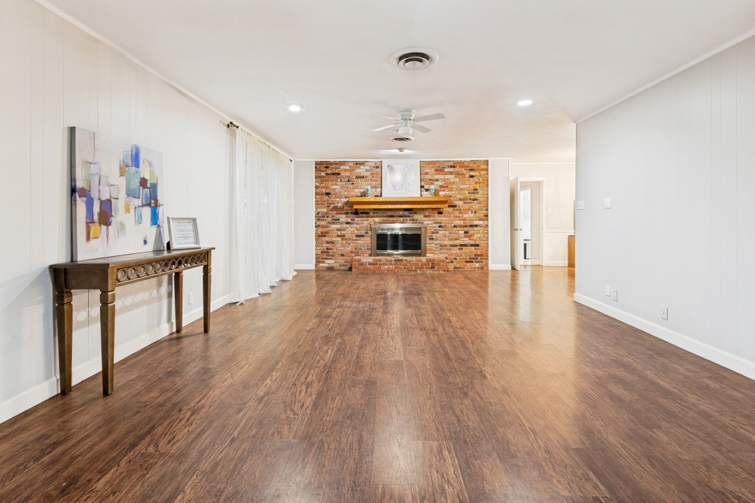 1809 Glenbrook Drive Irving TX 75061