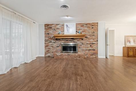 1809 Glenbrook Drive Irving TX 75061