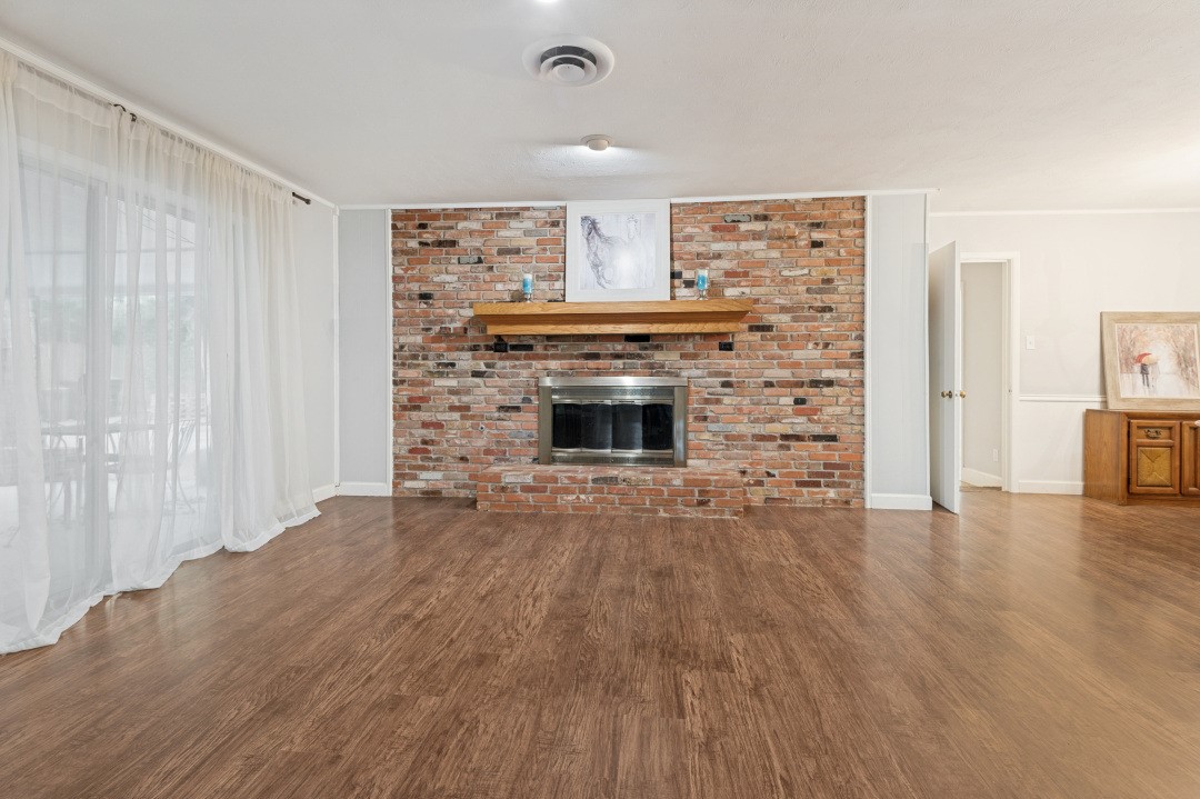 1809 Glenbrook Drive Irving TX 75061