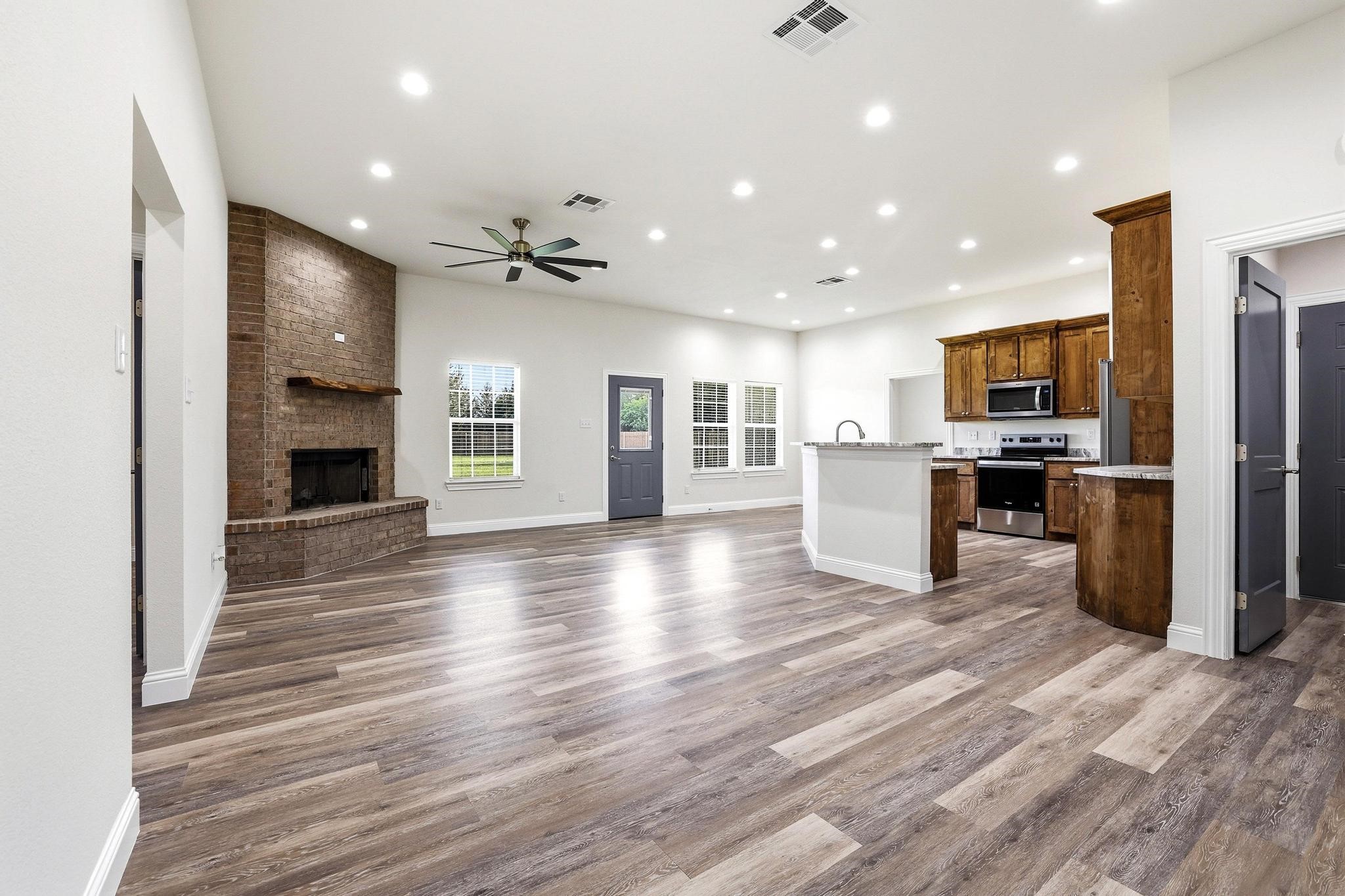 903 W Cardinal Street Ector TX 75439