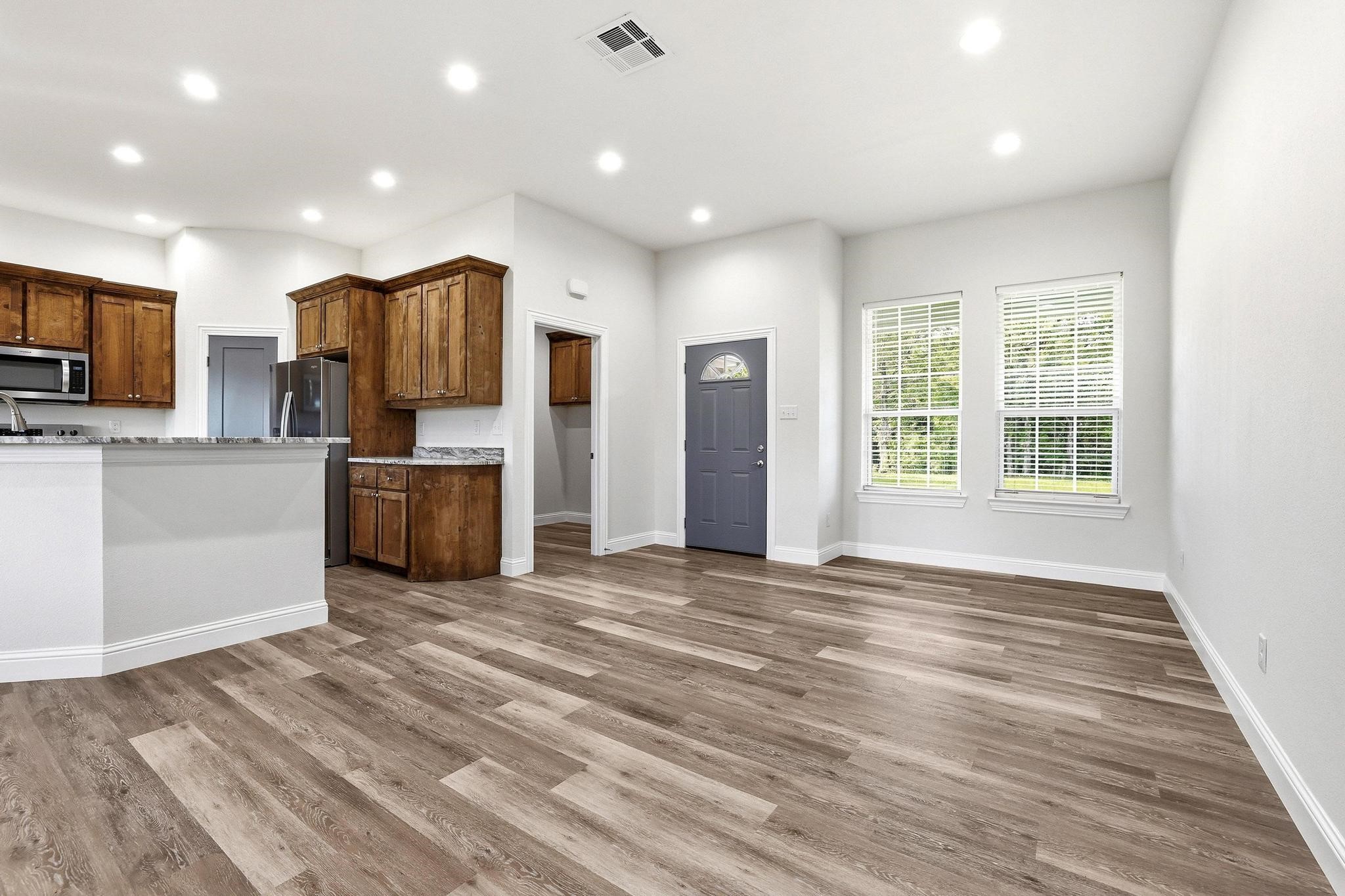 903 W Cardinal Street Ector TX 75439