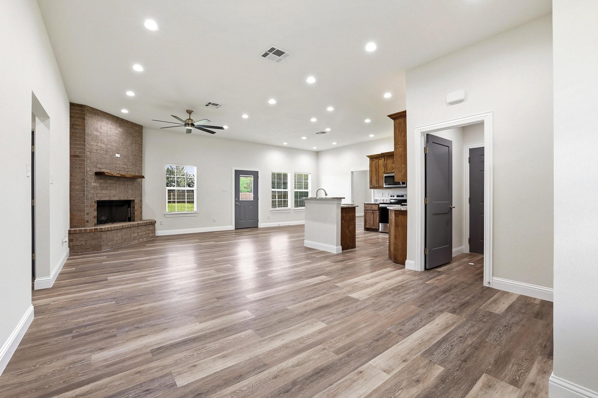 903 W Cardinal Street Ector TX 75439
