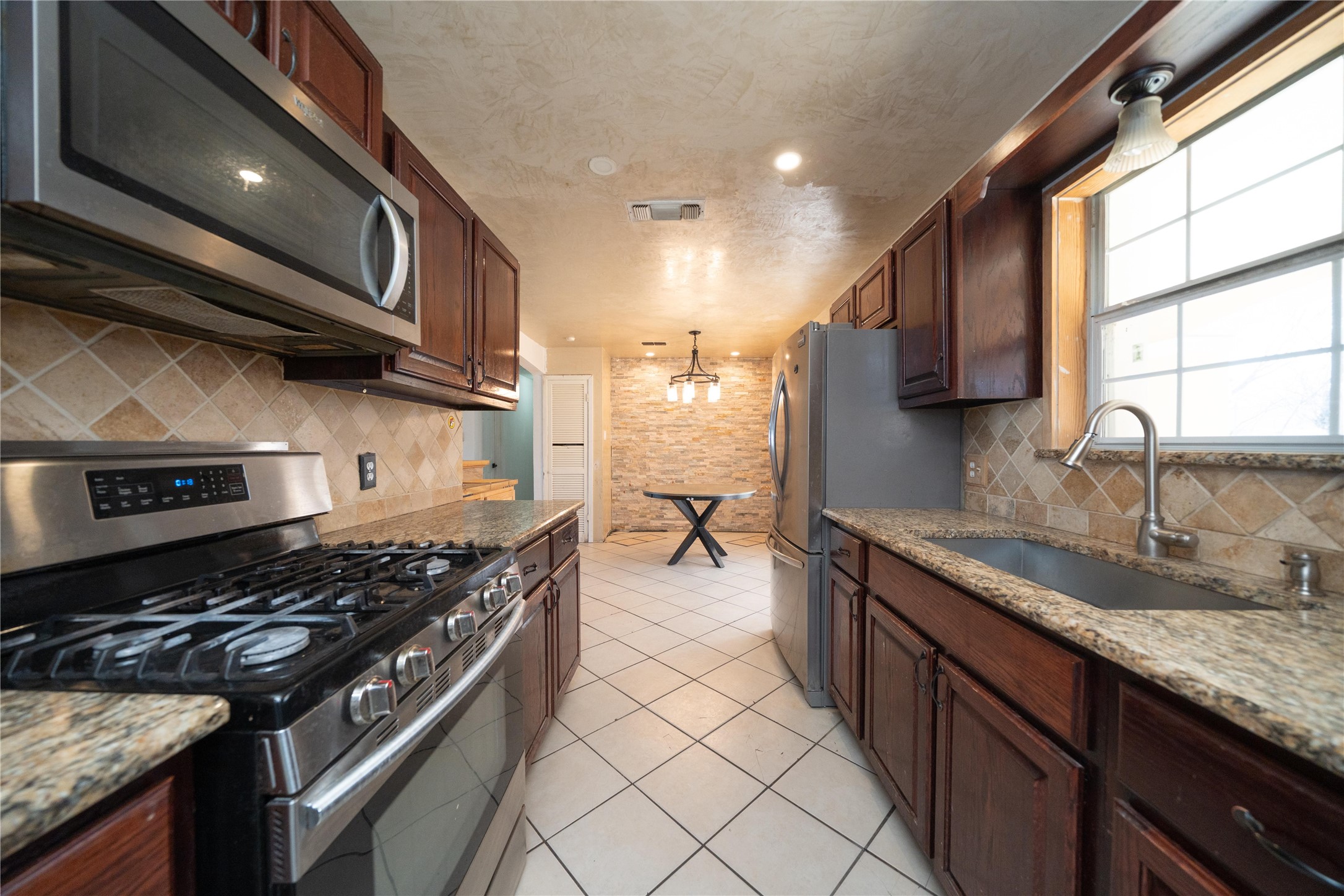 913 Russell Road Everman TX 76140
