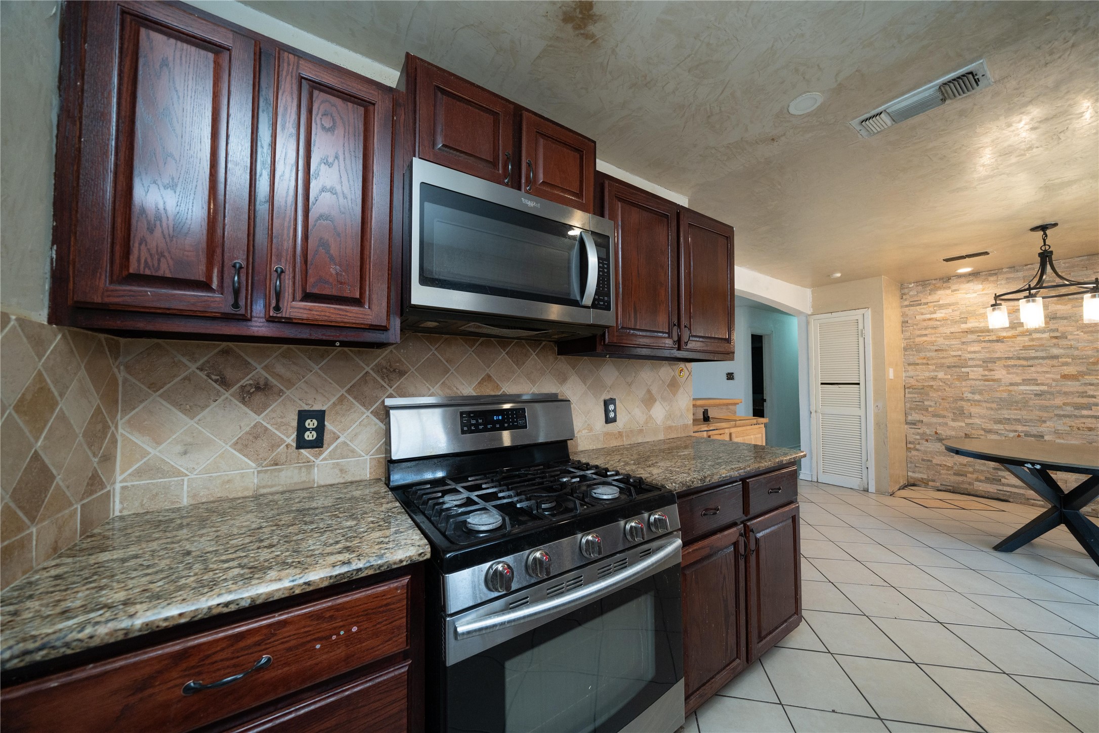 913 Russell Road Everman TX 76140