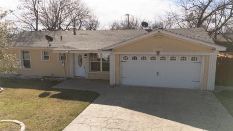 913 Russell Road Everman TX 76140