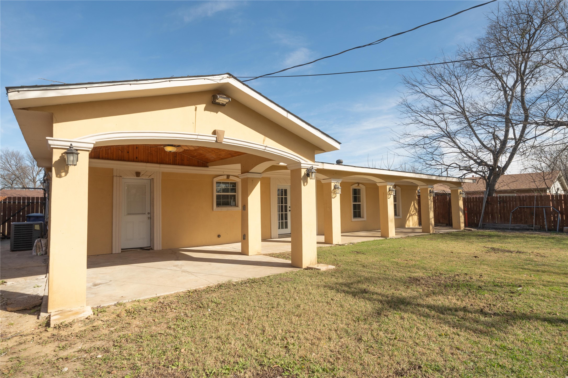 913 Russell Road Everman TX 76140