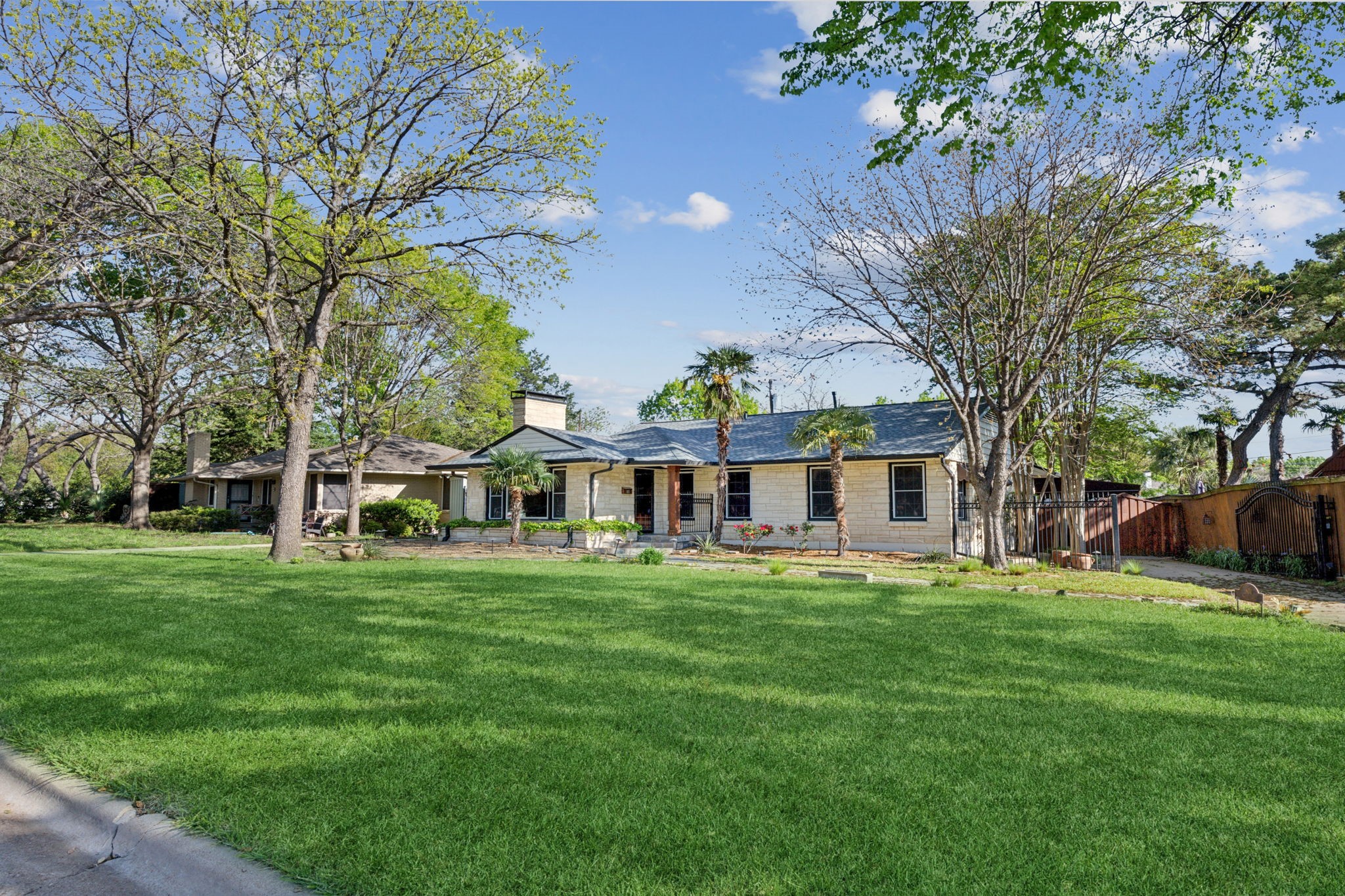 811 Shady Lane Dallas TX 75208