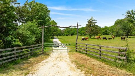 690 County Road 15560 Paris TX 75462