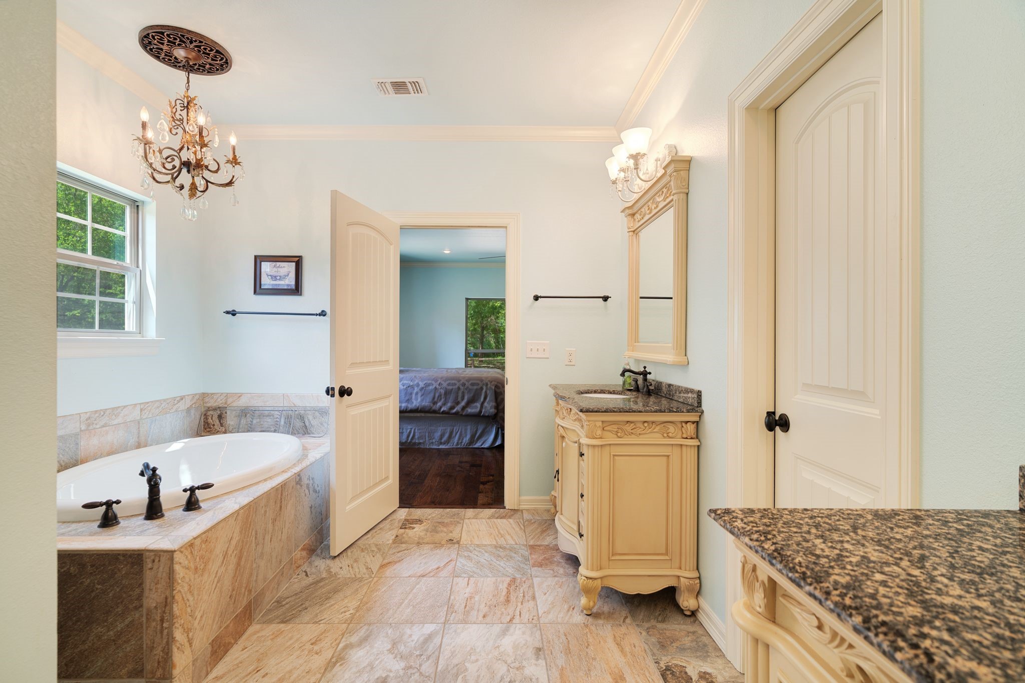 690 County Road 15560 Paris TX 75462