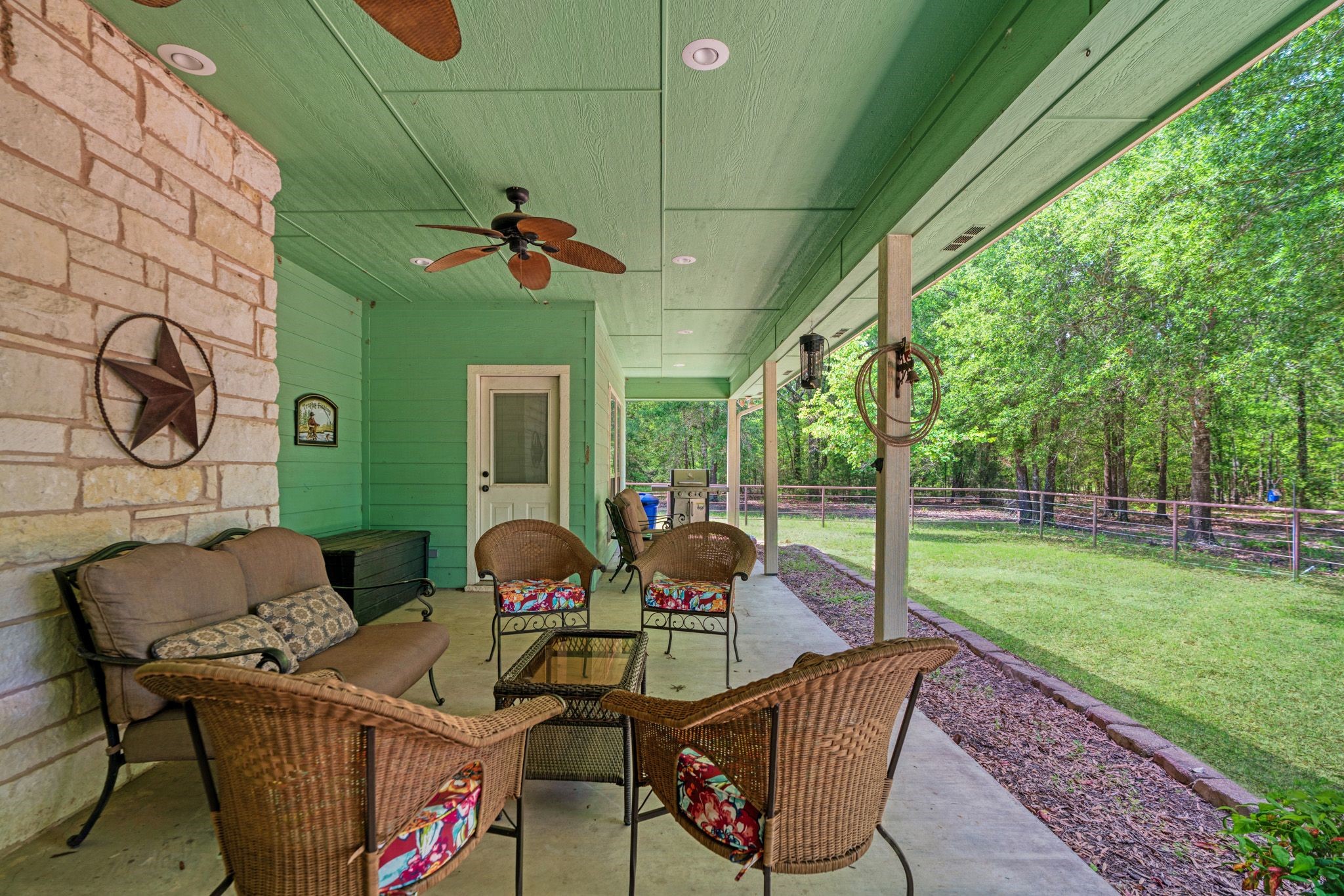 690 County Road 15560 Paris TX 75462