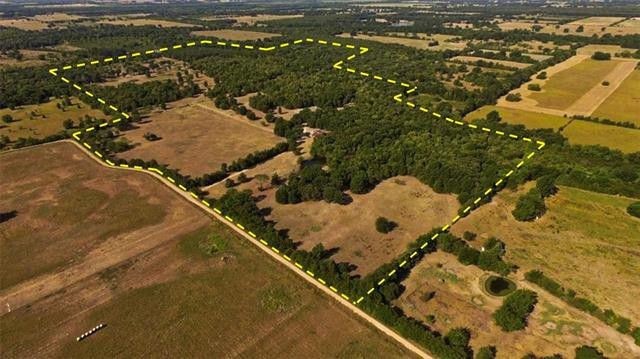 690 County Road 15560 Paris TX 75462