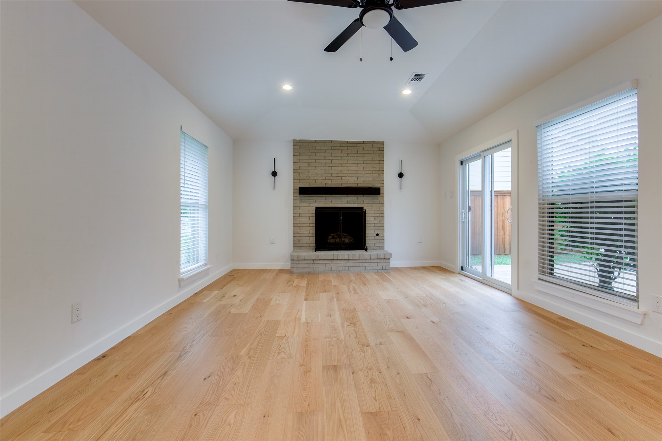 5014 Roundtable Lane Garland TX 75044