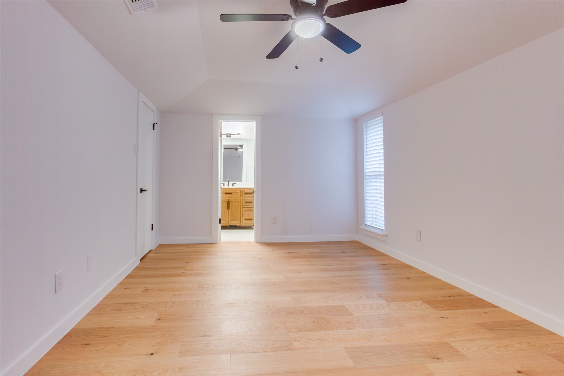 5014 Roundtable Lane Garland TX 75044