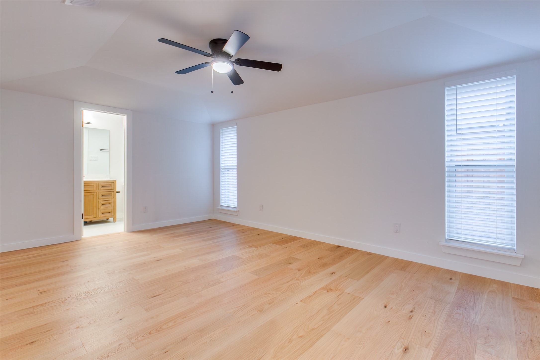 5014 Roundtable Lane Garland TX 75044