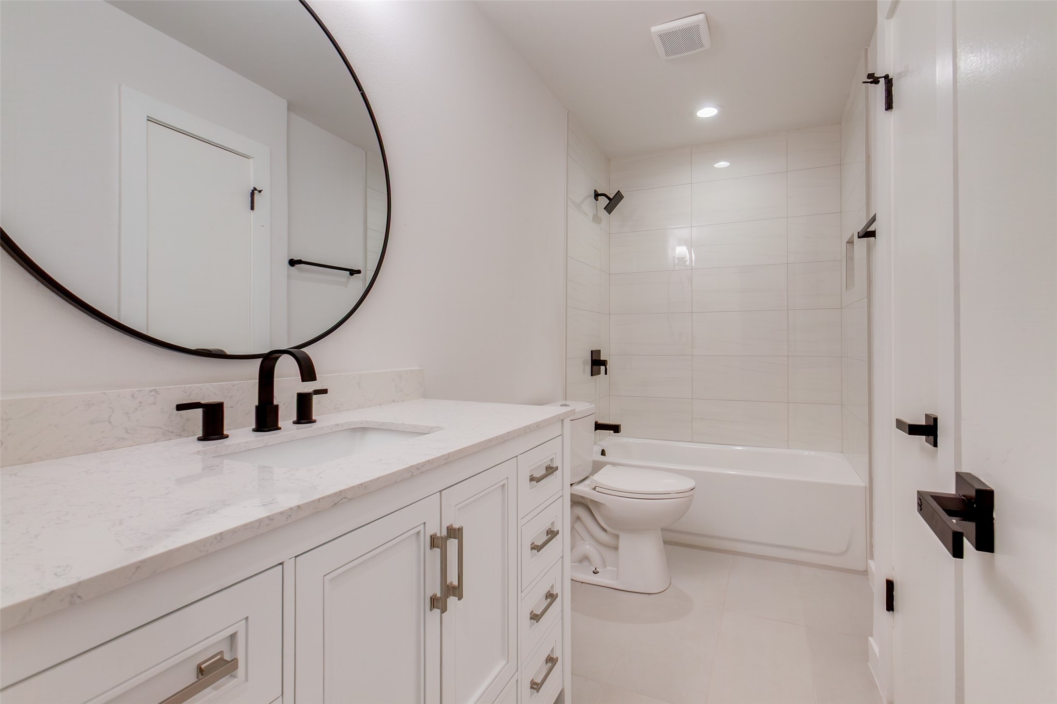 5014 Roundtable Lane Garland TX 75044