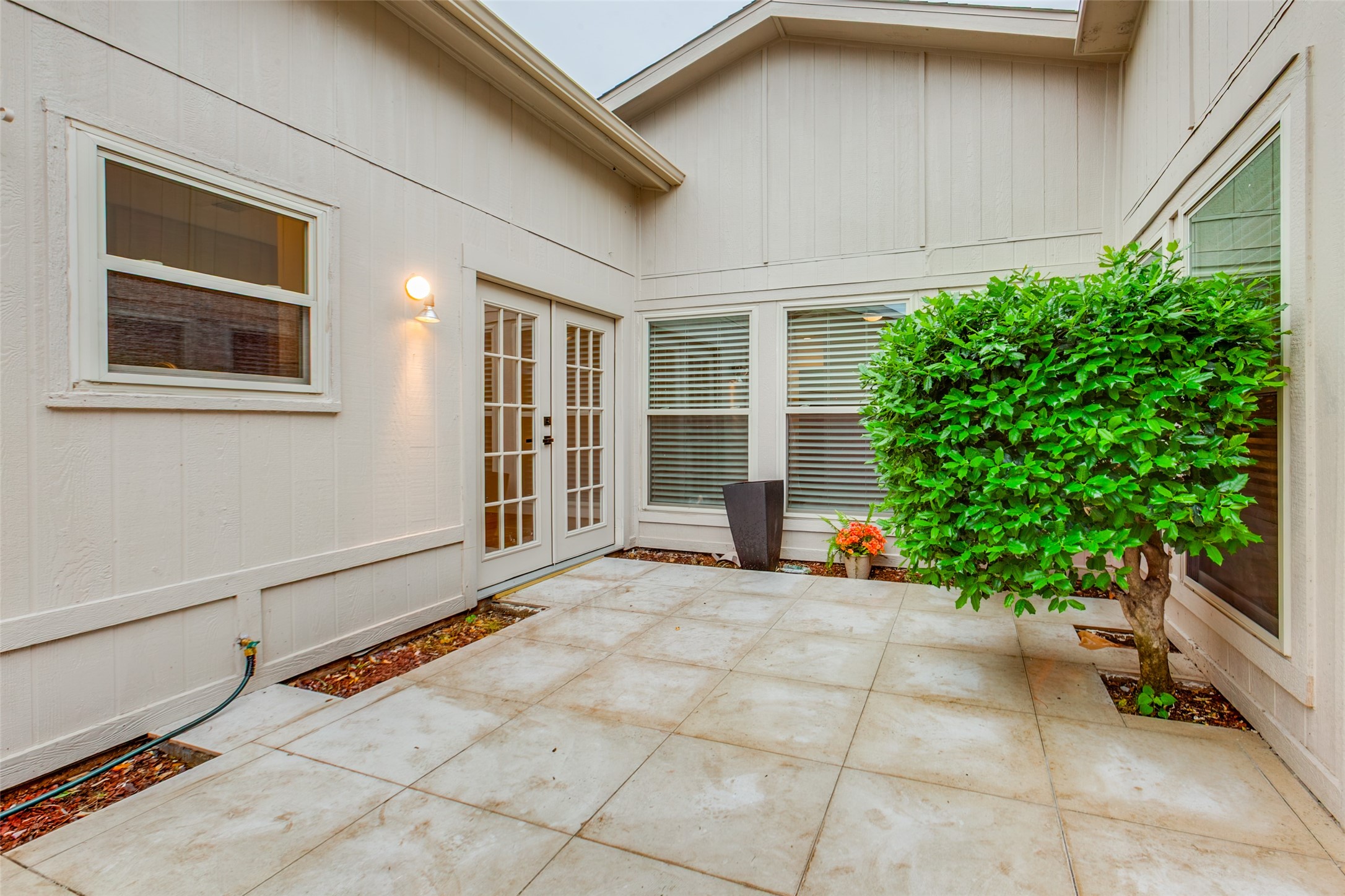 5014 Roundtable Lane Garland TX 75044